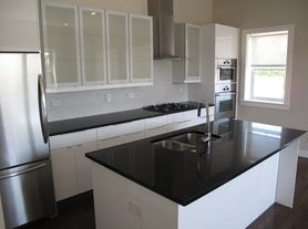 1812 W Chicago Ave, Chicago, IL