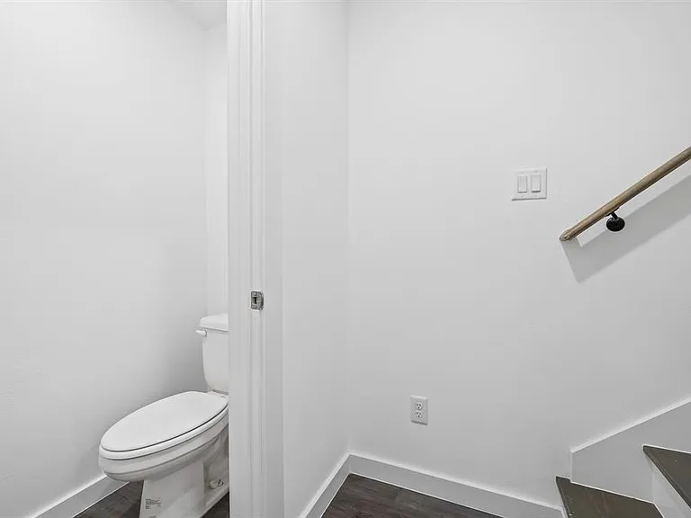 7413 Shotwell St #B — Photo 36