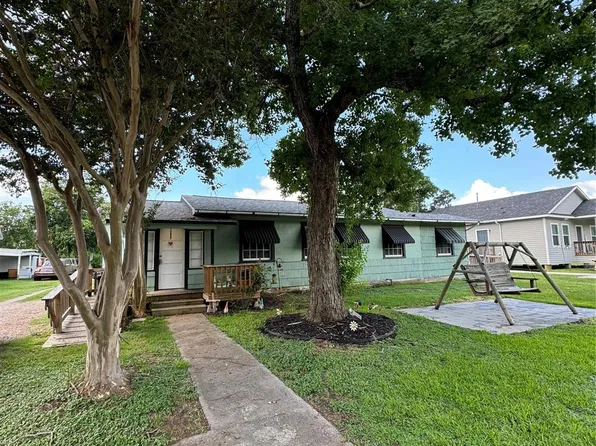 411 & 411-1/2 Humphrey Ave, Palacios, TX 77465