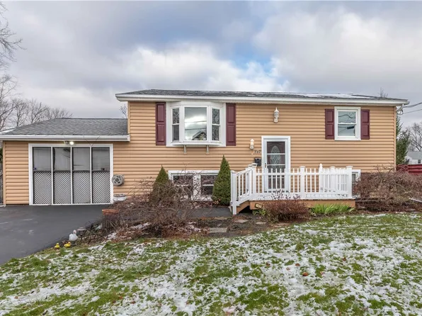 147 Lyman St, Brockport, NY 14420