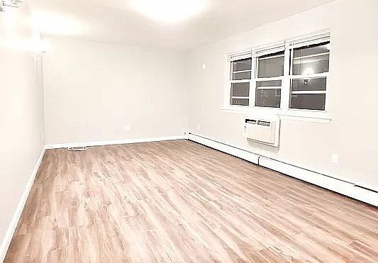 1st image of 25-11 32nd St #3