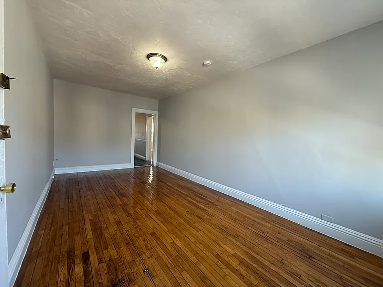 29 Lourdes Ave — Photo 8
