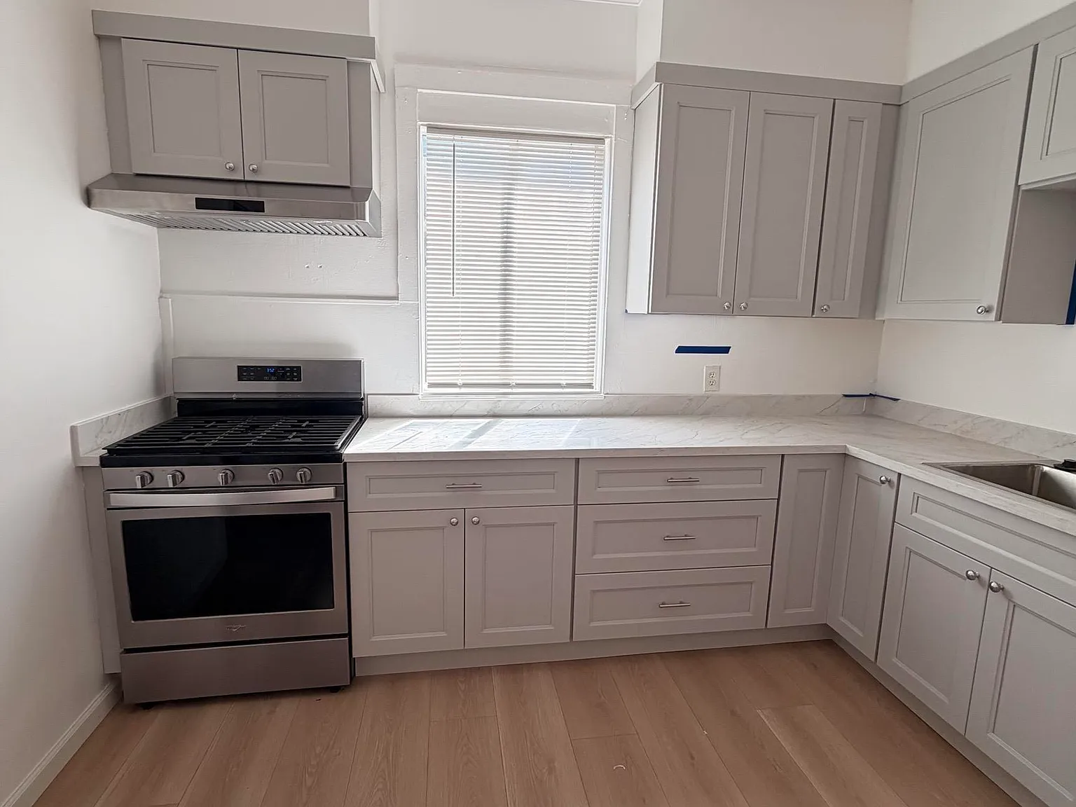 3 bed, 983 sqft, $3,000 — Photo 4