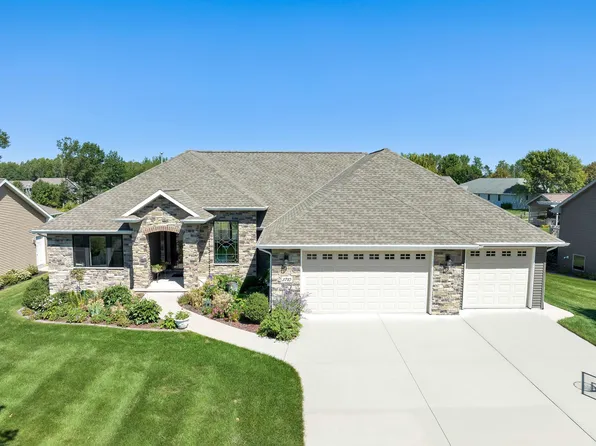 3710 Copper Oak Cir, Green Bay, WI 54313