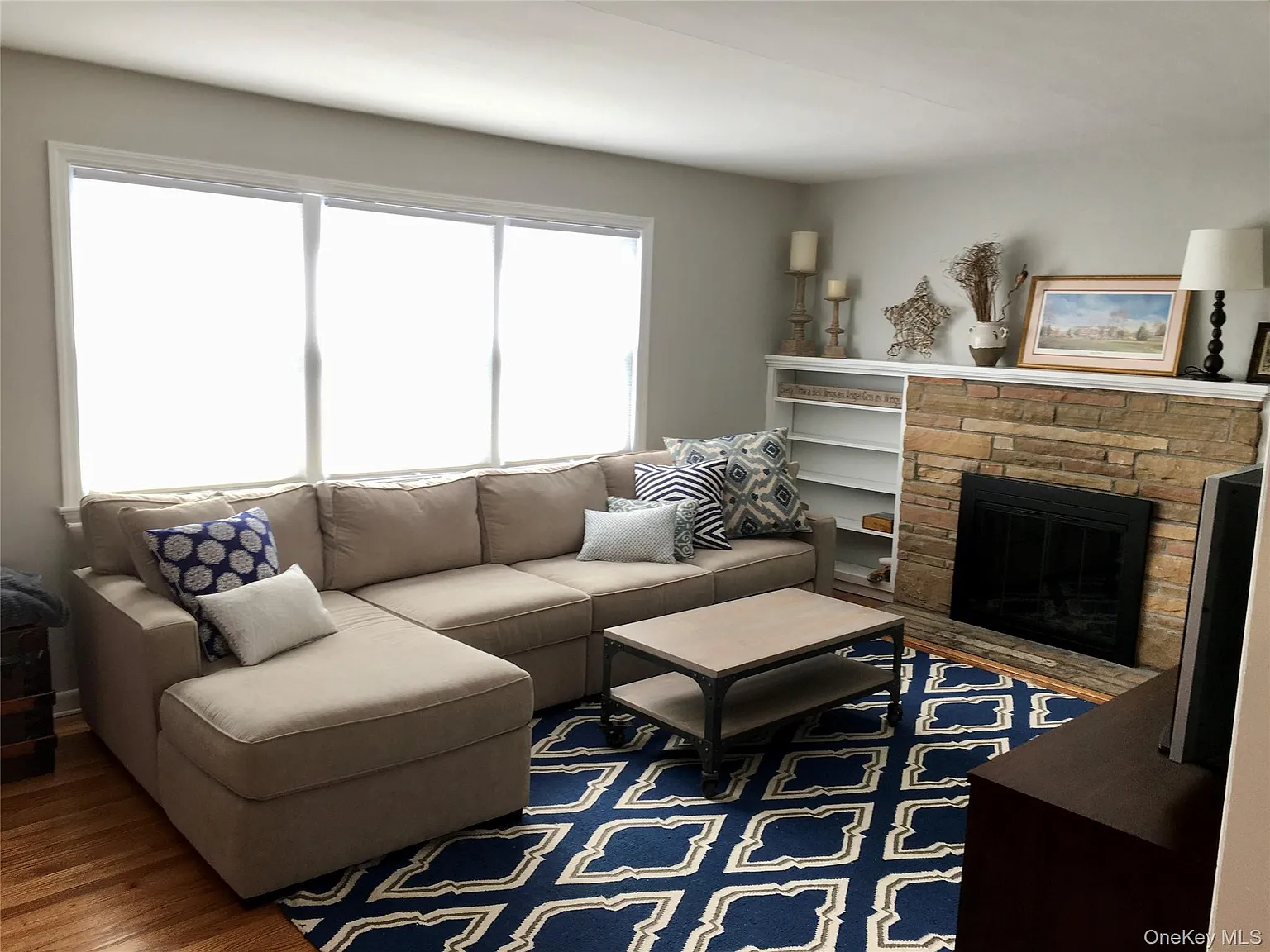 4 bed, 2.5 bath, 1700 sqft, $4,900 — Photo 3