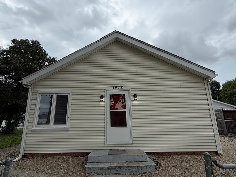 1412 N Harris Ave — Photo 2