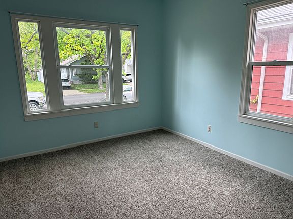 2nd image of 2114 S Spring St
