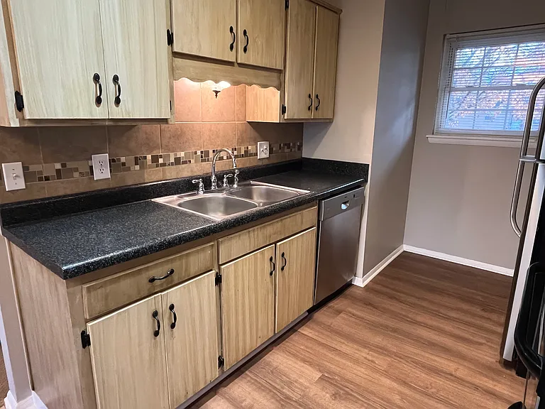356 W Wren Cir — Photo 9
