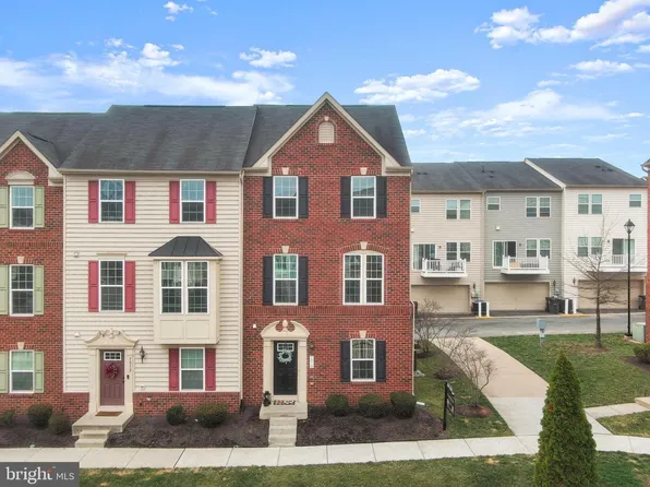 7010 Kona Dr, Gainesville, VA 20155