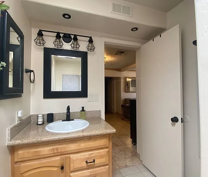 3627 W Suffield Ln — Photo 9