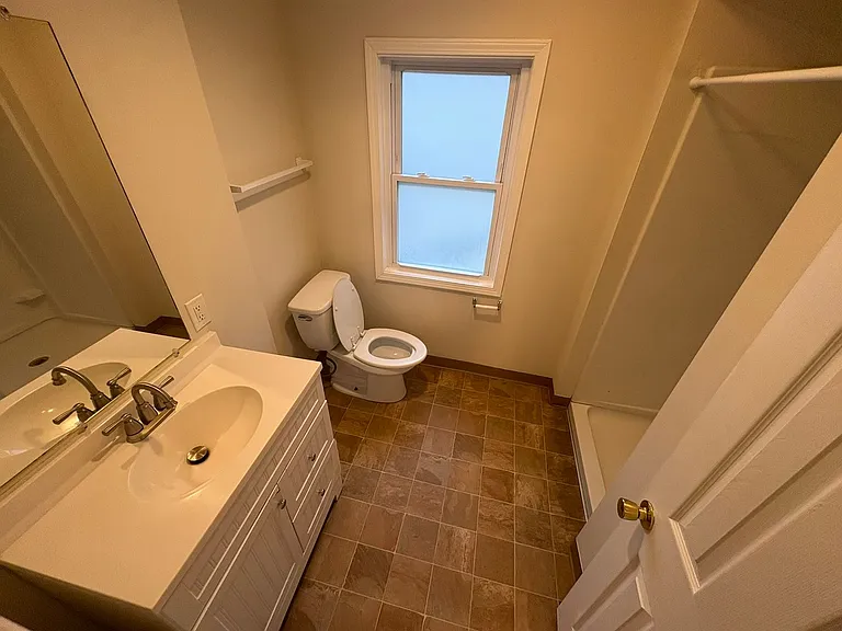 2315 Hood Ave — Photo 4