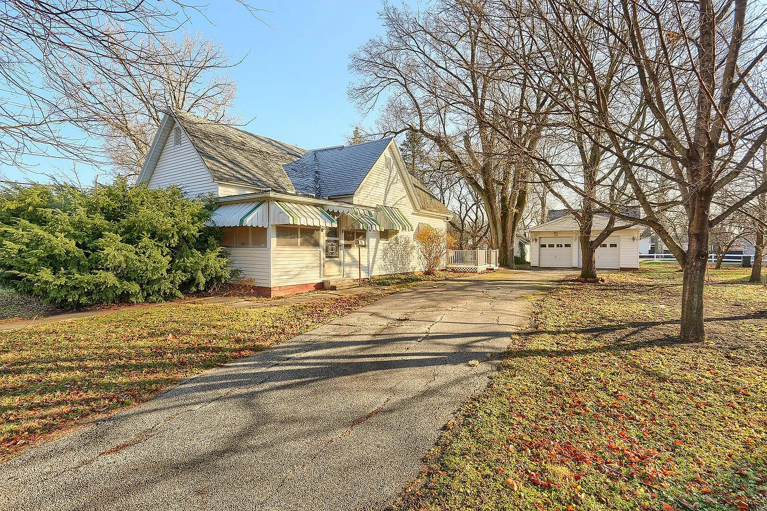 314 N Bourne St photo 1
