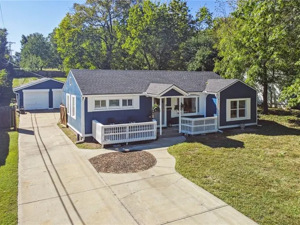 811 E Gudgell Ave, Independence, MO 64055