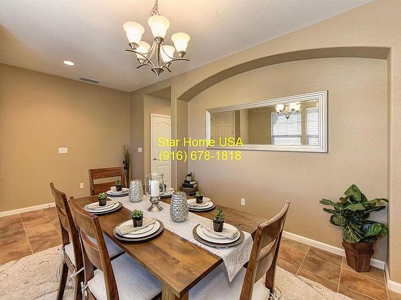 Dinning Room - Photos with staging effect, this is an unfurn