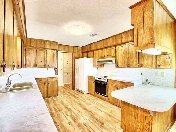 2nd image of 155 N Polaris Dr