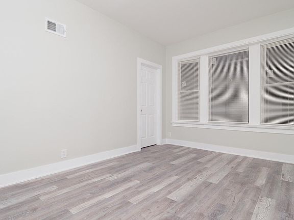 2nd image of 1843 W 54th St #54