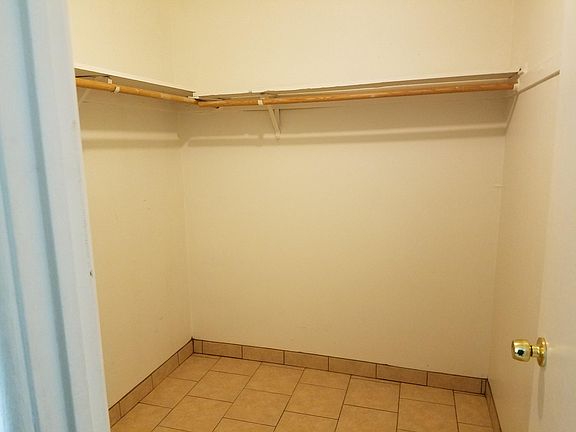 Very Spacious Walk in Closet