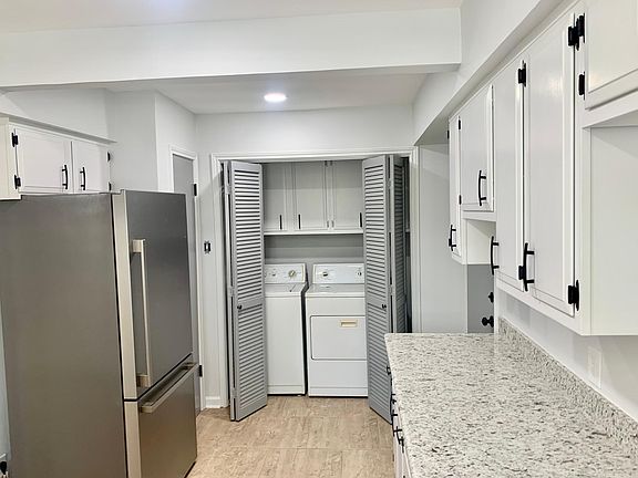 4th image of 1900 Acadia Dr