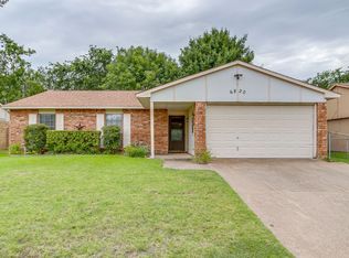 6820 Glenwood Dr, North Richland Hills, TX 76182