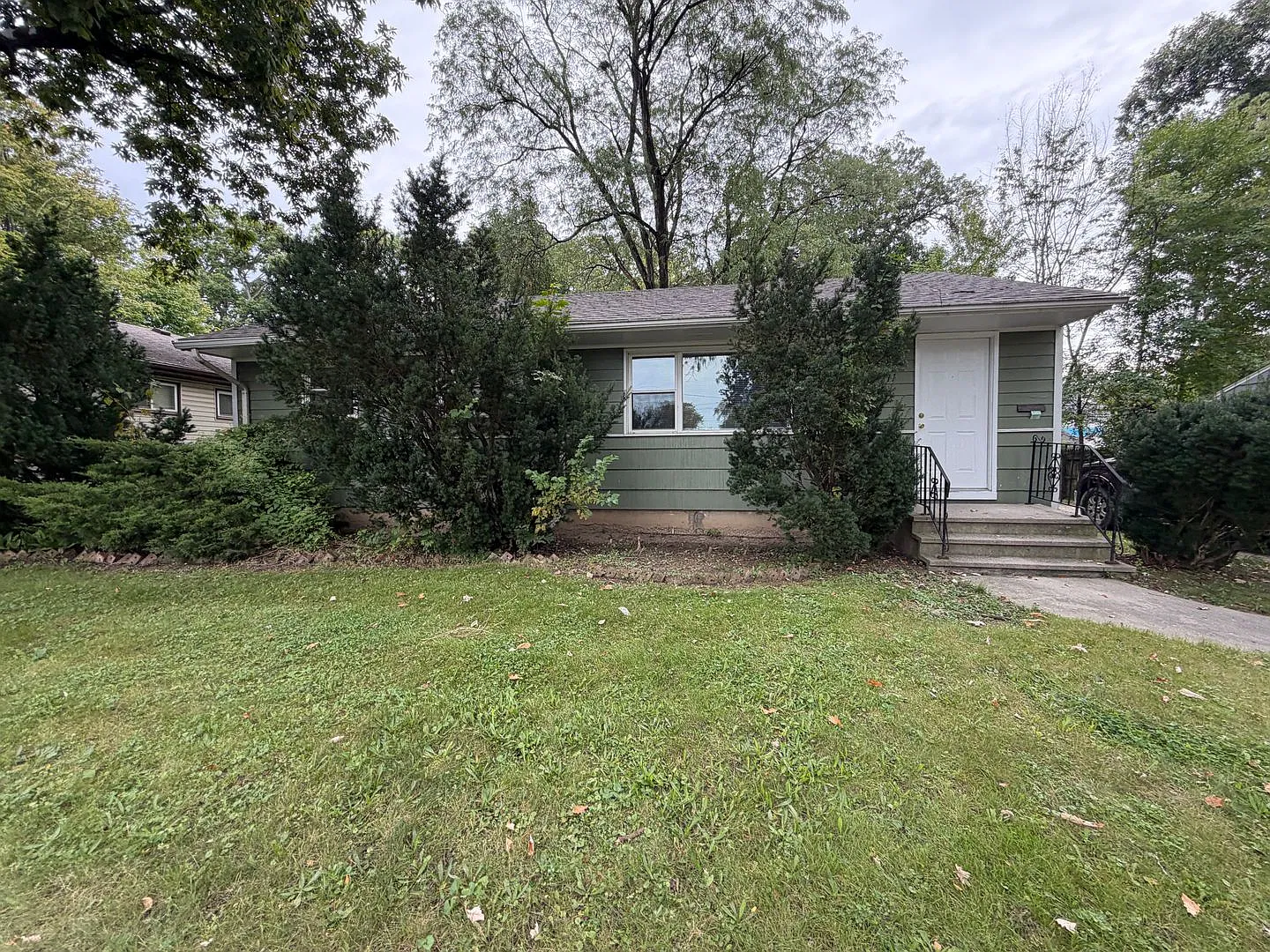 4711 Warsaw St - Great Three Bedroom Home ! — Photo 1