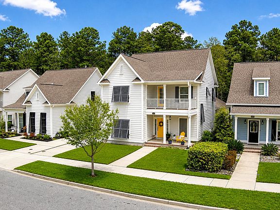 3rd image of 1694 Sparkleberry Ln