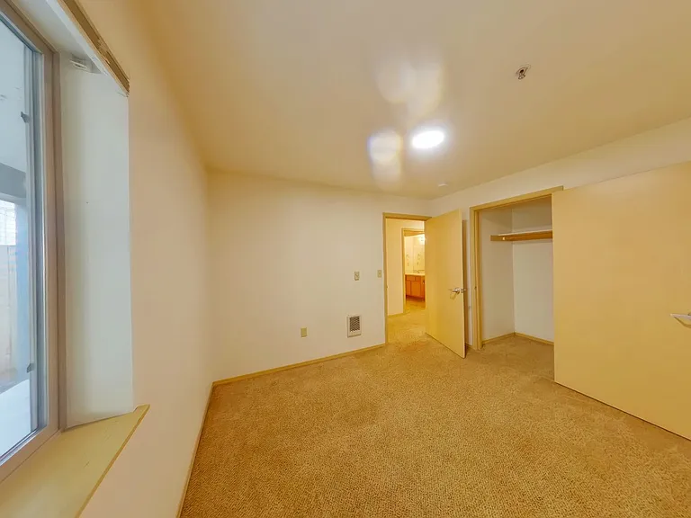 Hays Apartments — Photo 23