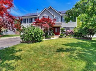 8 Lilac Ln, Barnegat, NJ 08005