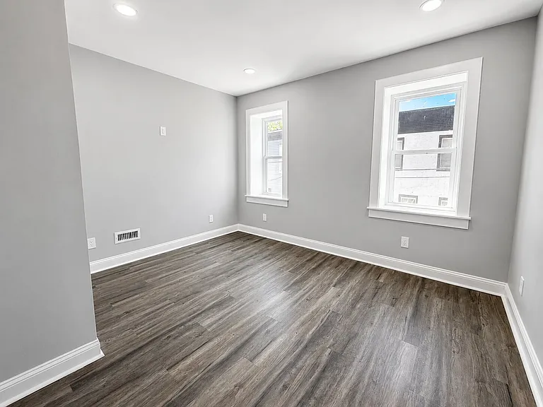 2353 Wilder St — Photo 11