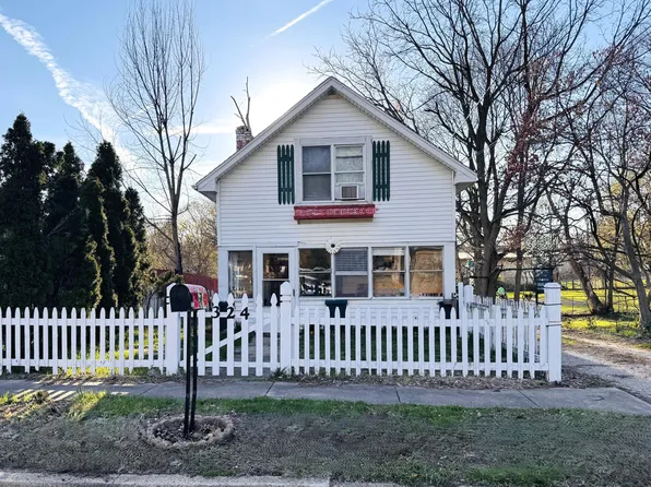 324 S 15th St, Niles, MI 49120