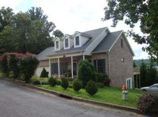 2905 Greenline Rd, Johnson City, TN 37604