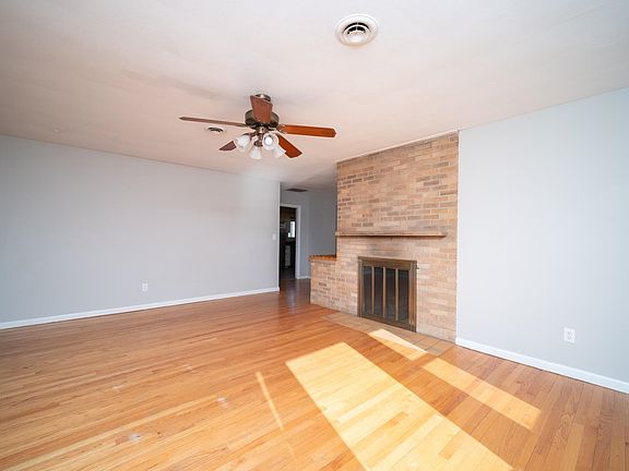 3rd image of 608 Hilton Ave
