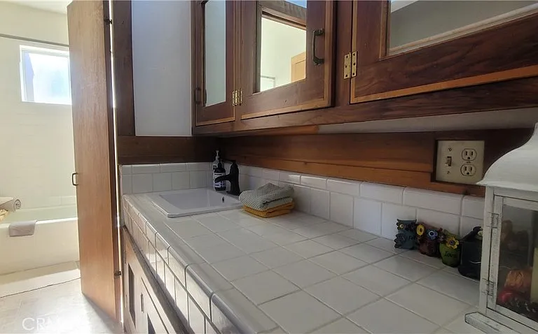 1317 Pinetree Dr — Photo 27