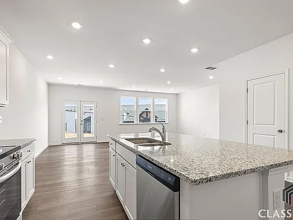 5th image of 158 Vision St