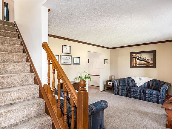 5th image of 9733 Meadow Wood Dr NW