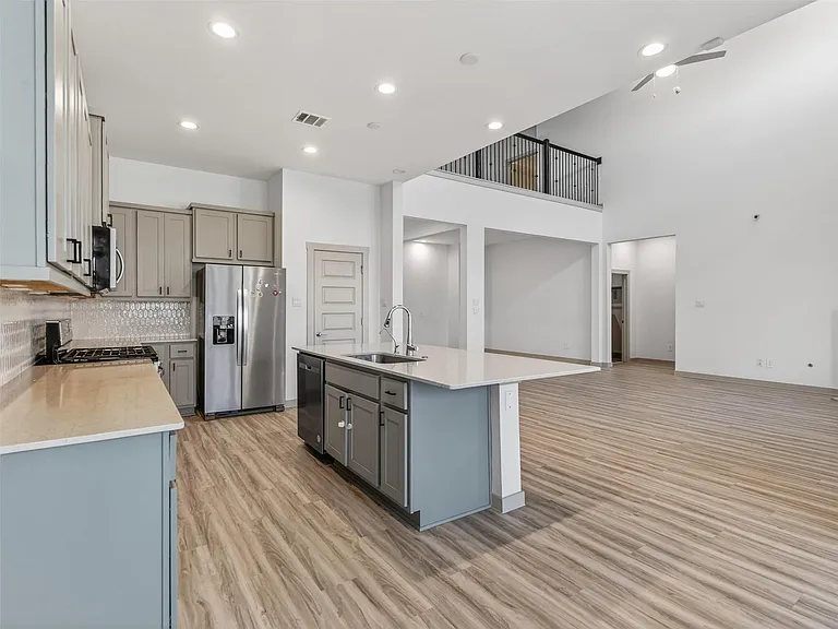 818 Kingwood Dr — Photo 19