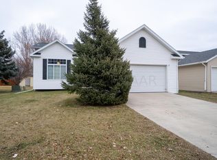 3512 13th St S, Moorhead, MN 56560
