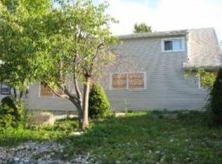 97 Sycamore St, Carteret, NJ 07008