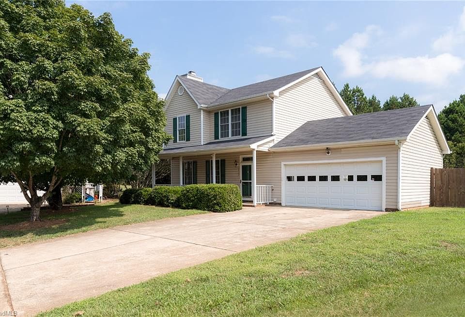 1st image of 2417 Meadow Gate Dr