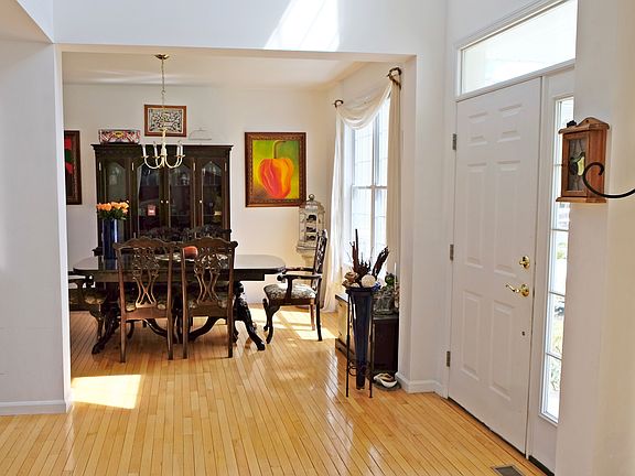 4th image of 39 Ovation Ct