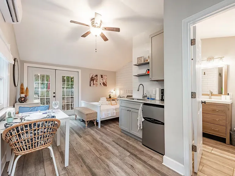 128 Wisteria Ave — Photo 10