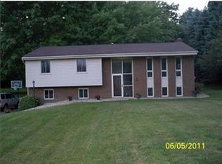 1247 Lakevue Dr, Butler, PA