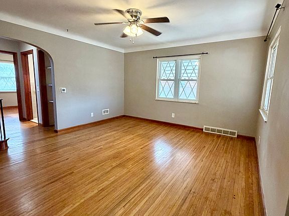 5th image of 4361 S Detroit Ave