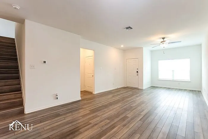 5 bed, 2.5 bath, 2543 sqft, $2,190 — Photo 4