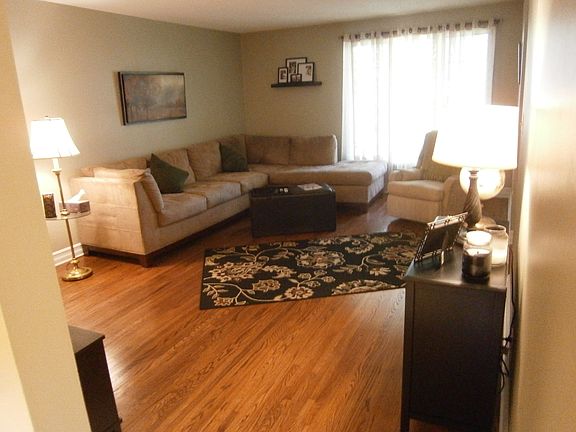 3rd image of 77 Evergreen Dr