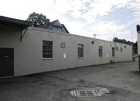 4th image of 146 Main St