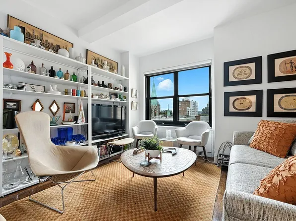 300 W 23rd St APT 9D, New York, NY 10011