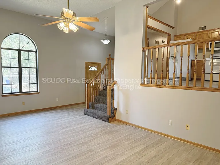 2109 SE 2nd Ter — Photo 2