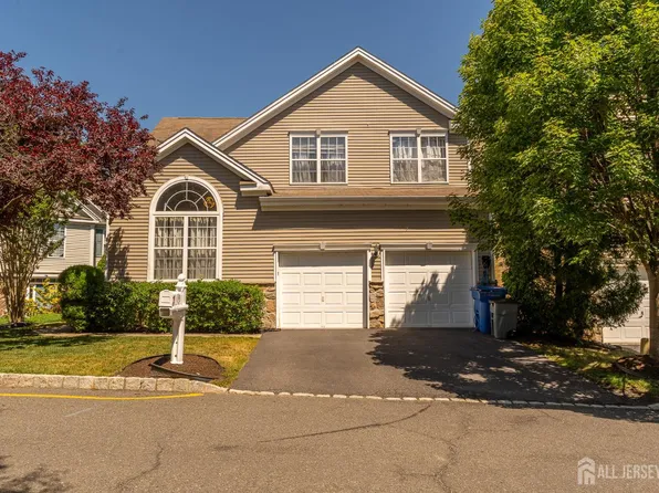 16 Biesiada Ct, Parlin, NJ 08859