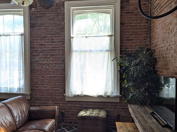 5th image of 107 S Wayne St #3