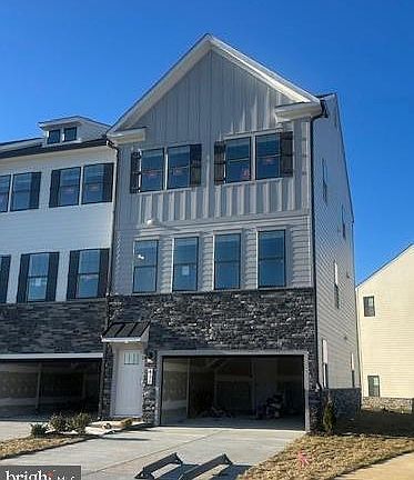 2nd image of 411 Ensemble Way